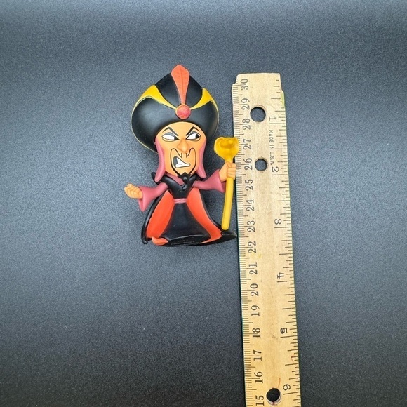 Funko Disney Heroes vs Villains Jafar Mystery Mini-Figure - Picture 2 of 5